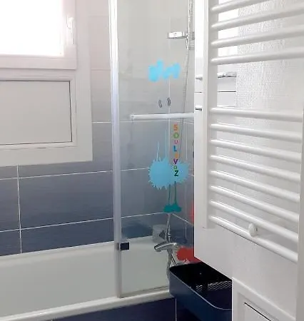 Apartmán With 2 Bedrooms In With Wonderful City View Furnished Balcony And Wifi 500 M From The Beach